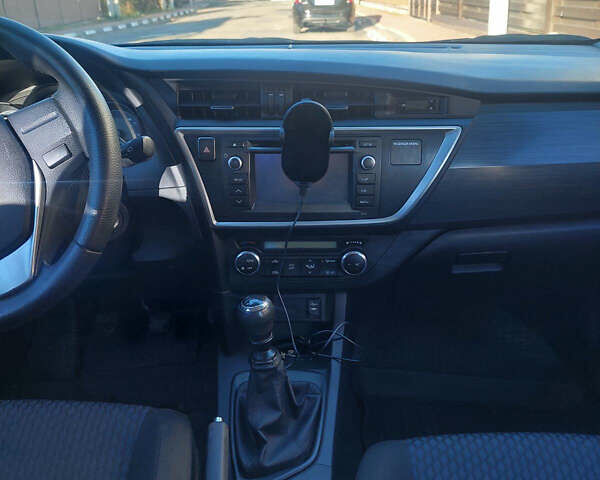 Синий Тойота Аурис, объемом двигателя 1.33 л и пробегом 154 тыс. км за 9299 $, фото 15 на Automoto.ua