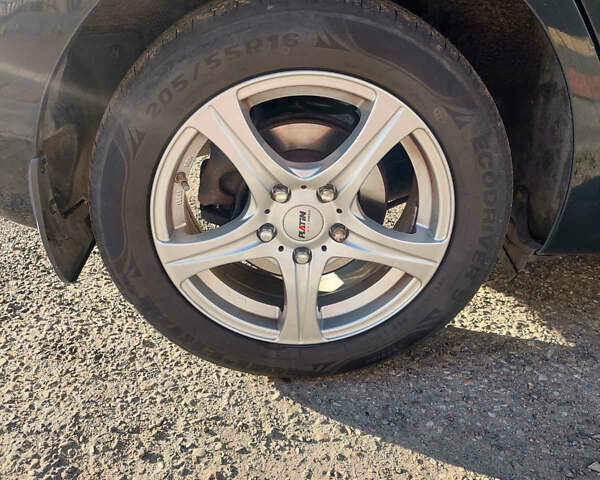 Синий Тойота Аурис, объемом двигателя 1.33 л и пробегом 154 тыс. км за 9299 $, фото 31 на Automoto.ua