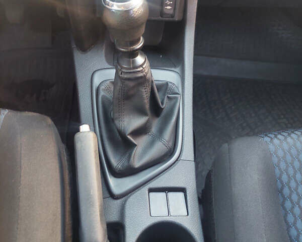 Синий Тойота Аурис, объемом двигателя 1.33 л и пробегом 154 тыс. км за 9299 $, фото 18 на Automoto.ua