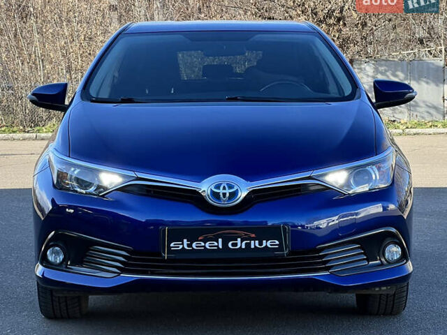 Синий Тойота Аурис, объемом двигателя 1.8 л и пробегом 165 тыс. км за 15899 $, фото 1 на Automoto.ua