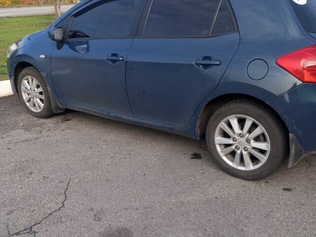 Синій Тойота Ауріс, об'ємом двигуна 1.6 л та пробігом 203 тис. км за 7300 $, фото 2 на Automoto.ua