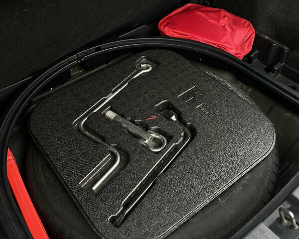 Зеленый Тойота Аурис, объемом двигателя 1.33 л и пробегом 160 тыс. км за 9200 $, фото 32 на Automoto.ua