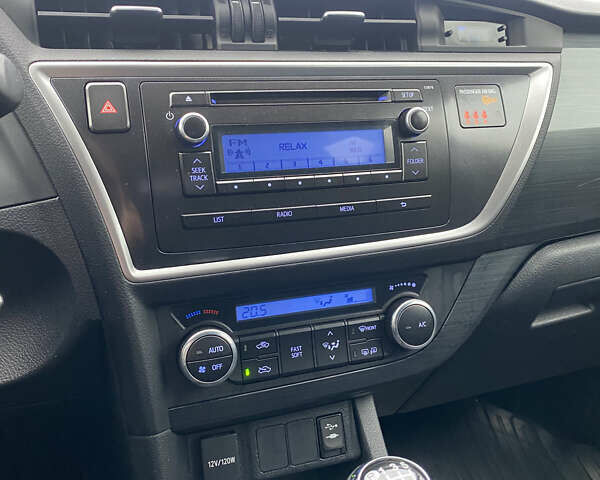 Зеленый Тойота Аурис, объемом двигателя 1.33 л и пробегом 160 тыс. км за 9200 $, фото 46 на Automoto.ua