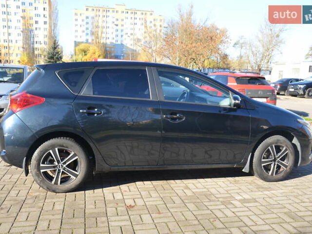 Зеленый Тойота Аурис, объемом двигателя 1.4 л и пробегом 160 тыс. км за 8800 $, фото 6 на Automoto.ua