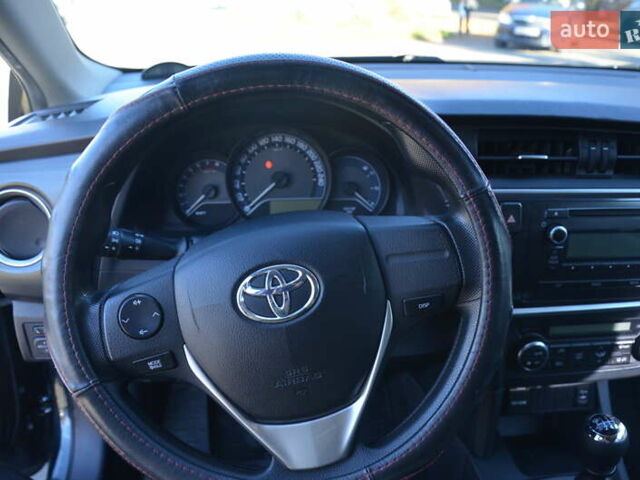 Зеленый Тойота Аурис, объемом двигателя 1.4 л и пробегом 160 тыс. км за 8800 $, фото 12 на Automoto.ua