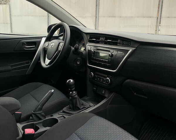 Зеленый Тойота Аурис, объемом двигателя 1.33 л и пробегом 160 тыс. км за 9200 $, фото 40 на Automoto.ua