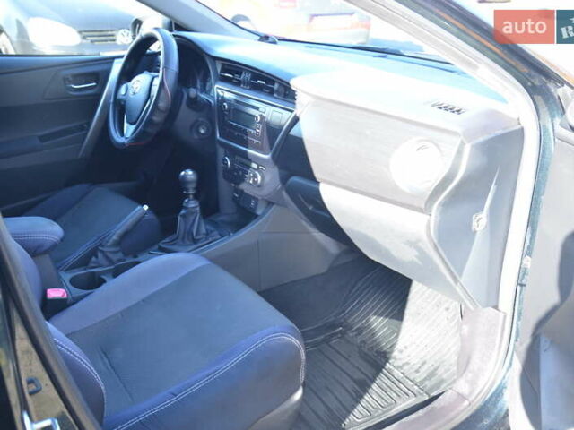Зеленый Тойота Аурис, объемом двигателя 1.4 л и пробегом 160 тыс. км за 8800 $, фото 7 на Automoto.ua