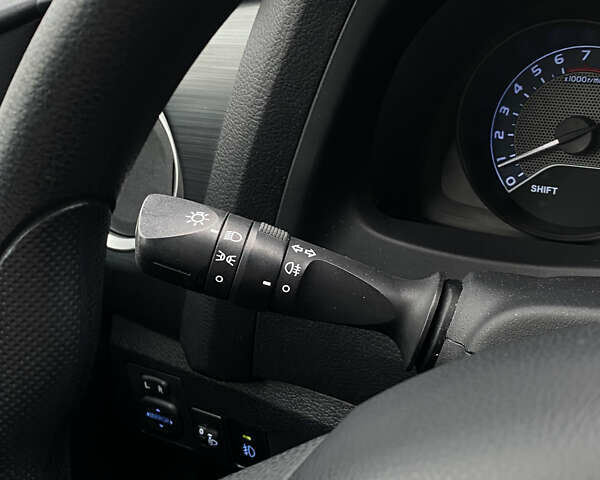 Зеленый Тойота Аурис, объемом двигателя 1.33 л и пробегом 160 тыс. км за 9200 $, фото 51 на Automoto.ua