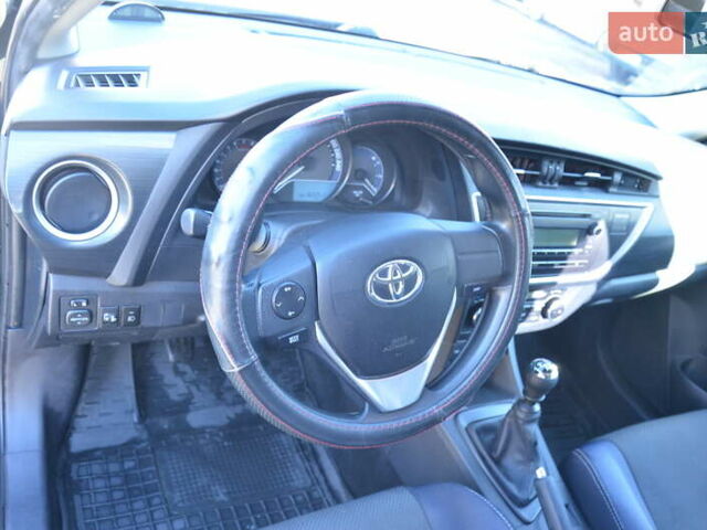 Зеленый Тойота Аурис, объемом двигателя 1.4 л и пробегом 160 тыс. км за 8800 $, фото 11 на Automoto.ua