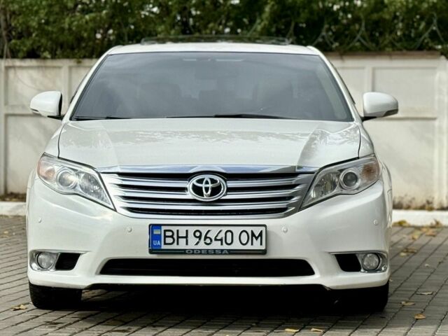 Белый Тойота Авалон, объемом двигателя 3.5 л и пробегом 186 тыс. км за 10500 $, фото 3 на Automoto.ua