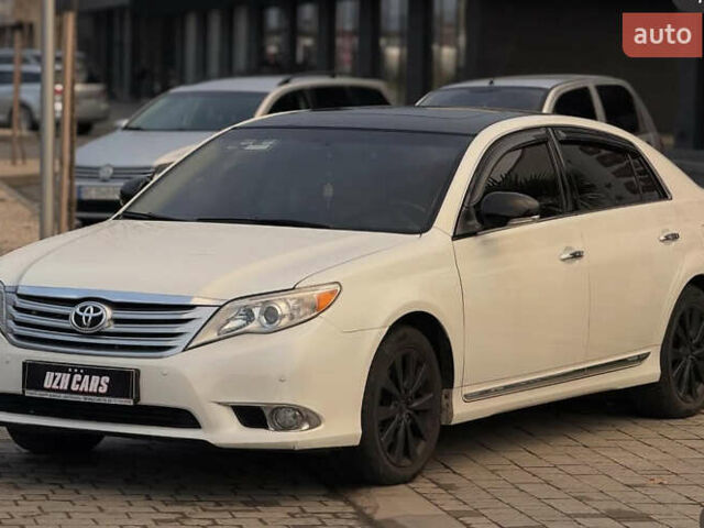 Білий Тойота Авалон, об'ємом двигуна 3.5 л та пробігом 260 тис. км за 10700 $, фото 2 на Automoto.ua