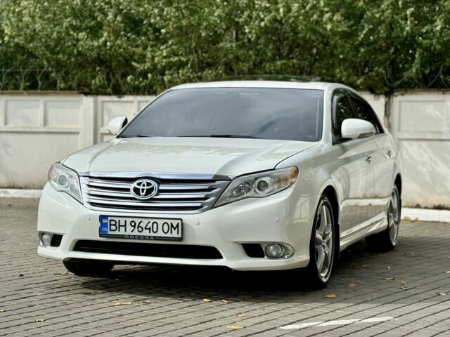 Белый Тойота Авалон, объемом двигателя 3.5 л и пробегом 186 тыс. км за 10500 $, фото 2 на Automoto.ua