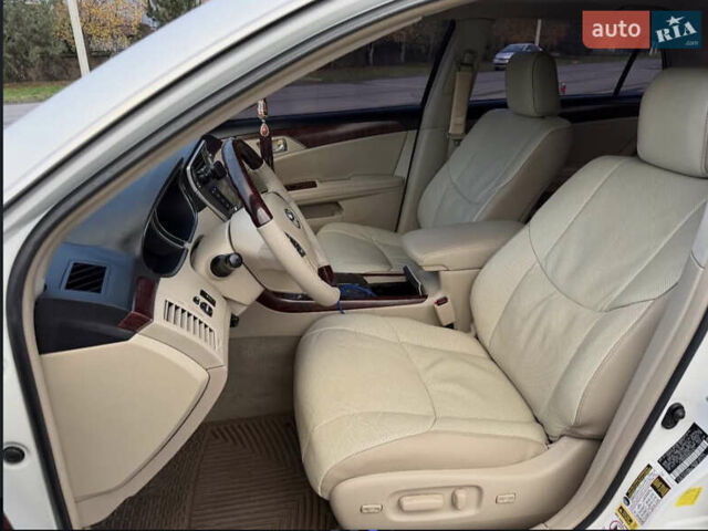 Белый Тойота Авалон, объемом двигателя 3.5 л и пробегом 260 тыс. км за 10700 $, фото 3 на Automoto.ua