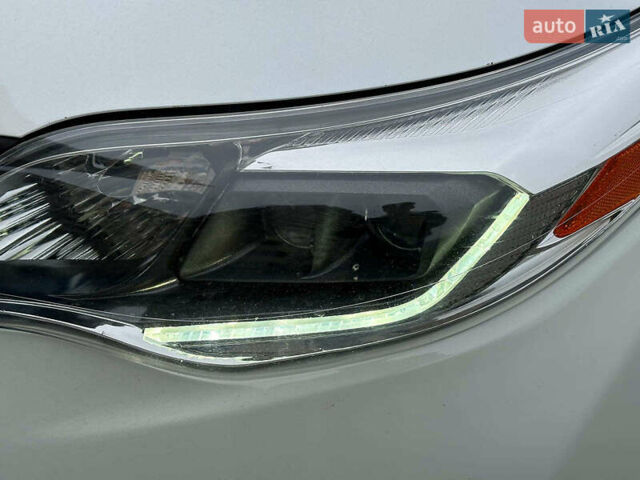 Білий Тойота Авалон, об'ємом двигуна 2.5 л та пробігом 259 тис. км за 14990 $, фото 6 на Automoto.ua