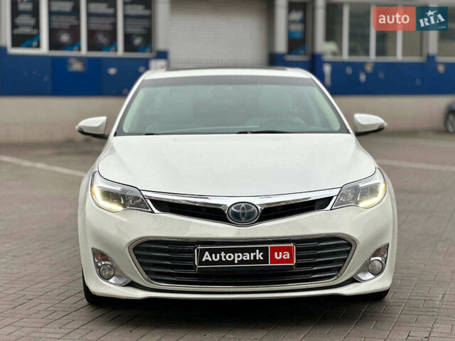 Білий Тойота Авалон, об'ємом двигуна 2.5 л та пробігом 259 тис. км за 14990 $, фото 1 на Automoto.ua