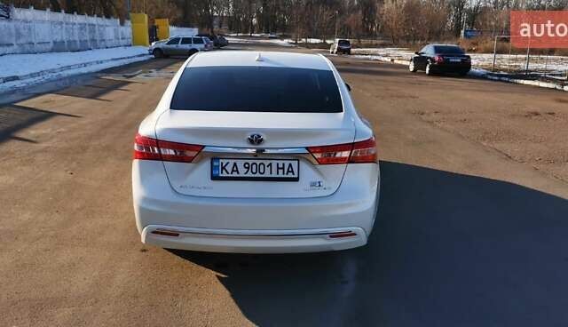 Белый Тойота Авалон, объемом двигателя 2.5 л и пробегом 270 тыс. км за 15500 $, фото 4 на Automoto.ua