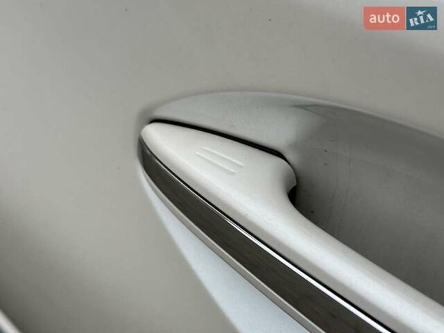 Білий Тойота Авалон, об'ємом двигуна 2.5 л та пробігом 259 тис. км за 14990 $, фото 8 на Automoto.ua