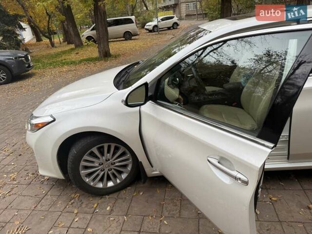 Белый Тойота Авалон, объемом двигателя 2.5 л и пробегом 258 тыс. км за 15000 $, фото 7 на Automoto.ua