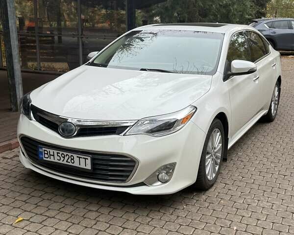 Белый Тойота Авалон, объемом двигателя 2.5 л и пробегом 258 тыс. км за 15000 $, фото 4 на Automoto.ua