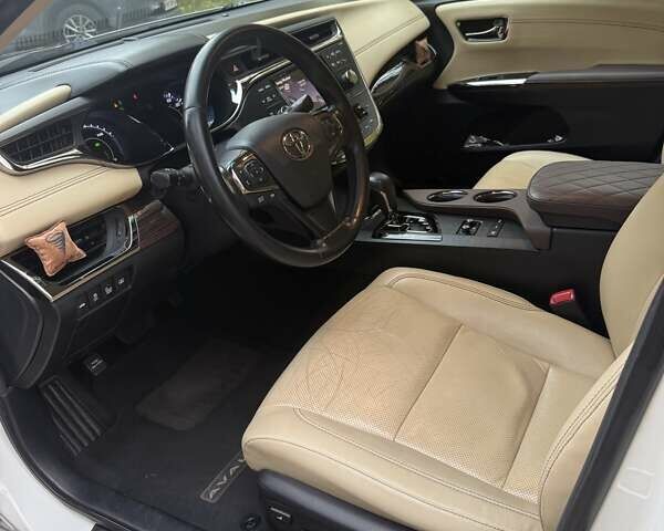 Белый Тойота Авалон, объемом двигателя 2.5 л и пробегом 258 тыс. км за 15000 $, фото 14 на Automoto.ua
