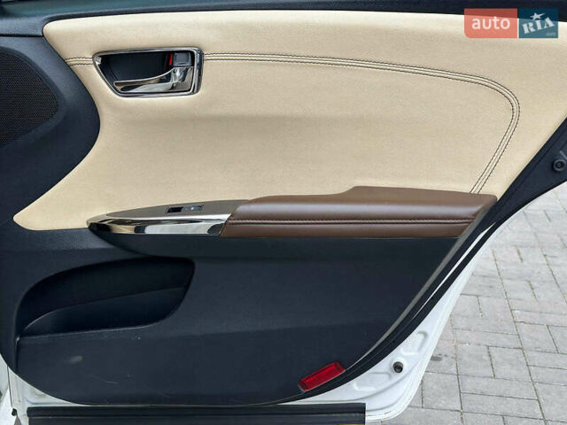 Білий Тойота Авалон, об'ємом двигуна 2.5 л та пробігом 259 тис. км за 14990 $, фото 20 на Automoto.ua