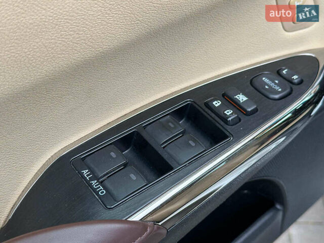 Білий Тойота Авалон, об'ємом двигуна 2.5 л та пробігом 259 тис. км за 14990 $, фото 13 на Automoto.ua