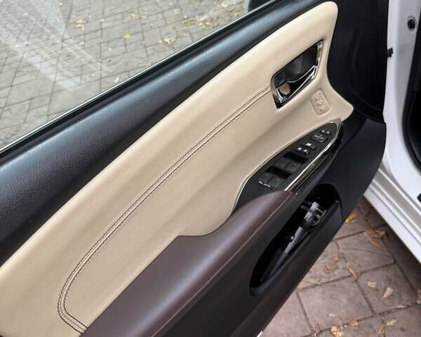 Белый Тойота Авалон, объемом двигателя 2.5 л и пробегом 258 тыс. км за 15000 $, фото 25 на Automoto.ua