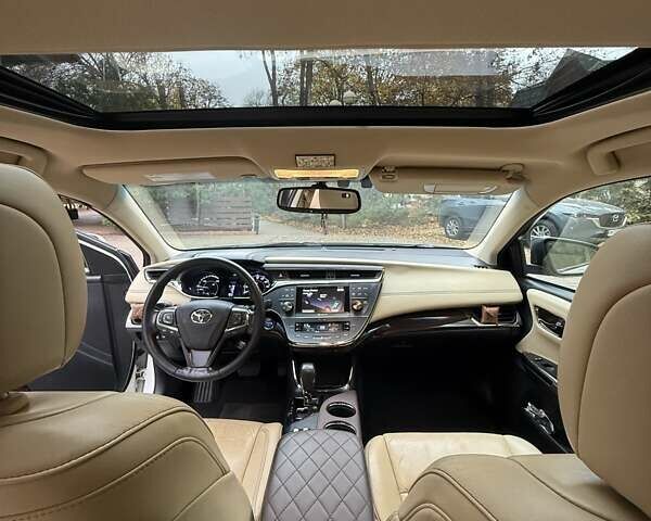 Белый Тойота Авалон, объемом двигателя 2.5 л и пробегом 258 тыс. км за 15000 $, фото 22 на Automoto.ua