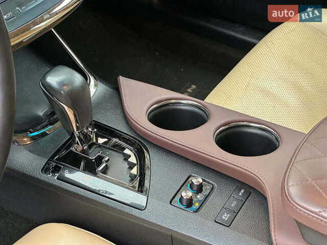 Білий Тойота Авалон, об'ємом двигуна 2.5 л та пробігом 259 тис. км за 14990 $, фото 16 на Automoto.ua