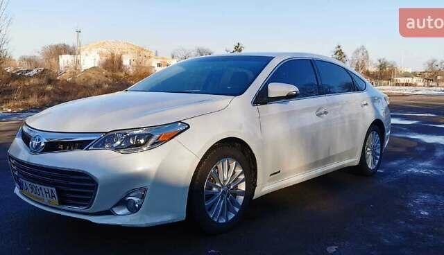 Белый Тойота Авалон, объемом двигателя 2.5 л и пробегом 270 тыс. км за 15500 $, фото 19 на Automoto.ua