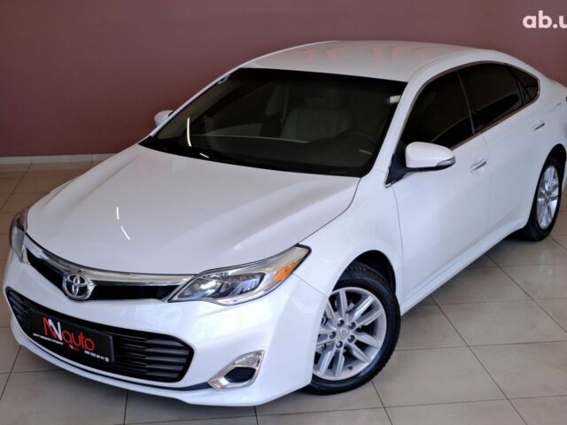 Белый Тойота Авалон, объемом двигателя 3.5 л и пробегом 164 тыс. км за 13900 $, фото 1 на Automoto.ua