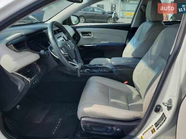 Белый Тойота Авалон, объемом двигателя 2.5 л и пробегом 145 тыс. км за 3000 $, фото 6 на Automoto.ua