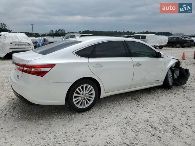 Белый Тойота Авалон, объемом двигателя 2.5 л и пробегом 48 тыс. км за 3000 $, фото 2 на Automoto.ua