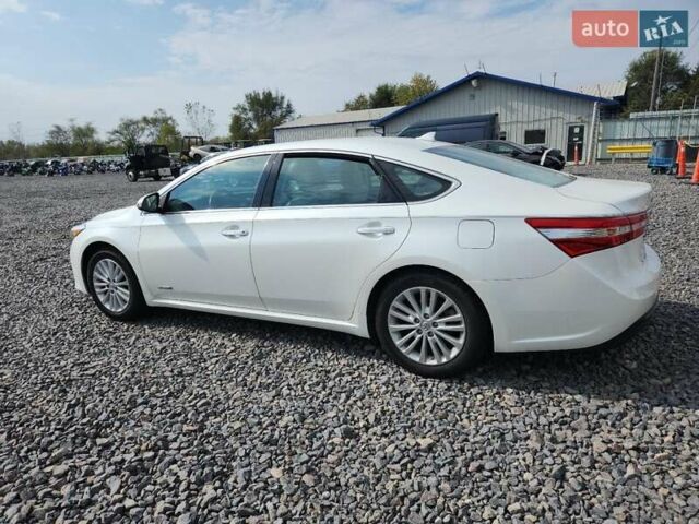 Белый Тойота Авалон, объемом двигателя 2.5 л и пробегом 145 тыс. км за 3000 $, фото 1 на Automoto.ua