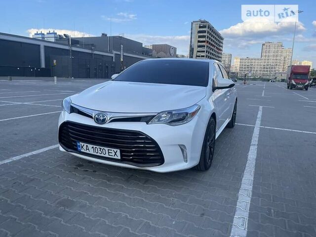 Белый Тойота Авалон, объемом двигателя 2.5 л и пробегом 153 тыс. км за 25000 $, фото 12 на Automoto.ua