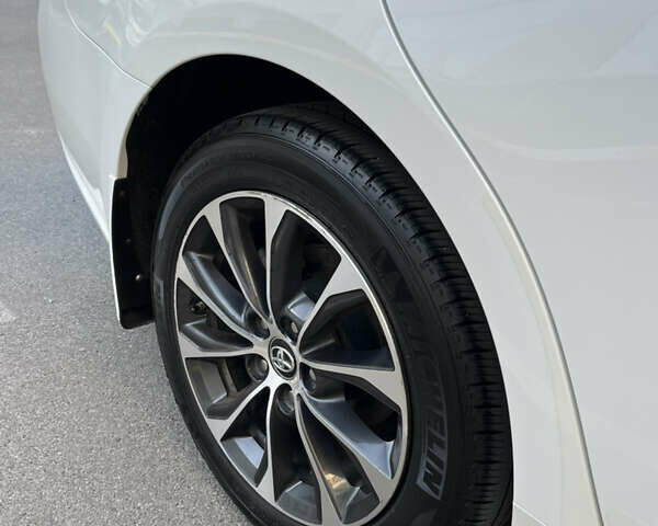 Белый Тойота Авалон, объемом двигателя 2.49 л и пробегом 102 тыс. км за 20500 $, фото 8 на Automoto.ua