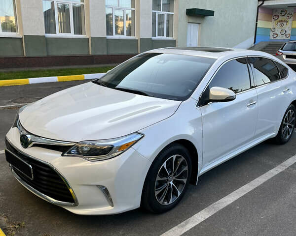 Белый Тойота Авалон, объемом двигателя 2.49 л и пробегом 102 тыс. км за 20500 $, фото 5 на Automoto.ua