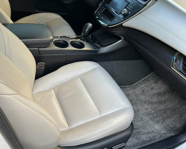 Белый Тойота Авалон, объемом двигателя 2.49 л и пробегом 102 тыс. км за 20500 $, фото 10 на Automoto.ua