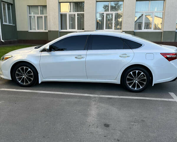 Белый Тойота Авалон, объемом двигателя 2.49 л и пробегом 102 тыс. км за 20500 $, фото 3 на Automoto.ua