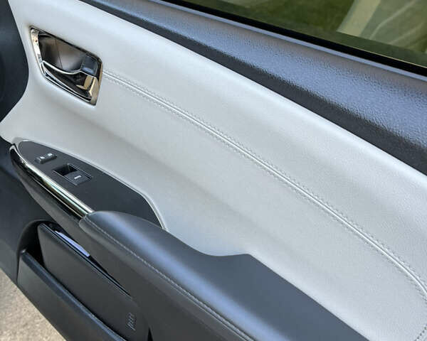 Белый Тойота Авалон, объемом двигателя 2.49 л и пробегом 102 тыс. км за 20500 $, фото 9 на Automoto.ua