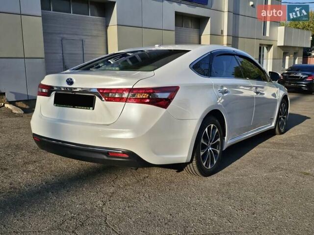 Белый Тойота Авалон, объемом двигателя 2.49 л и пробегом 72 тыс. км за 23500 $, фото 8 на Automoto.ua