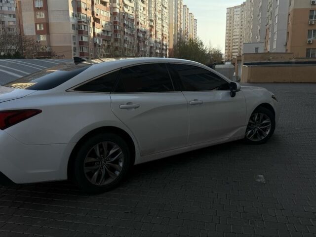 Белый Тойота Авалон, объемом двигателя 3.5 л и пробегом 158 тыс. км за 28500 $, фото 3 на Automoto.ua