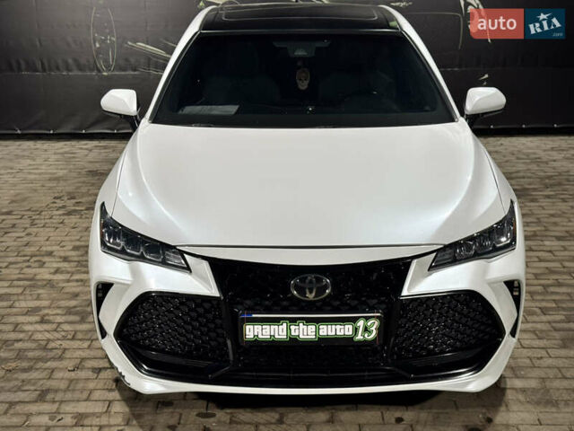 Белый Тойота Авалон, объемом двигателя 3.46 л и пробегом 154 тыс. км за 27999 $, фото 3 на Automoto.ua