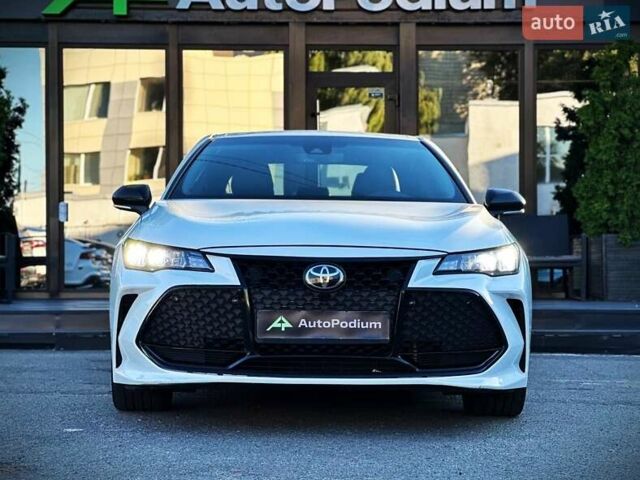Белый Тойота Авалон, объемом двигателя 3.46 л и пробегом 93 тыс. км за 29999 $, фото 1 на Automoto.ua