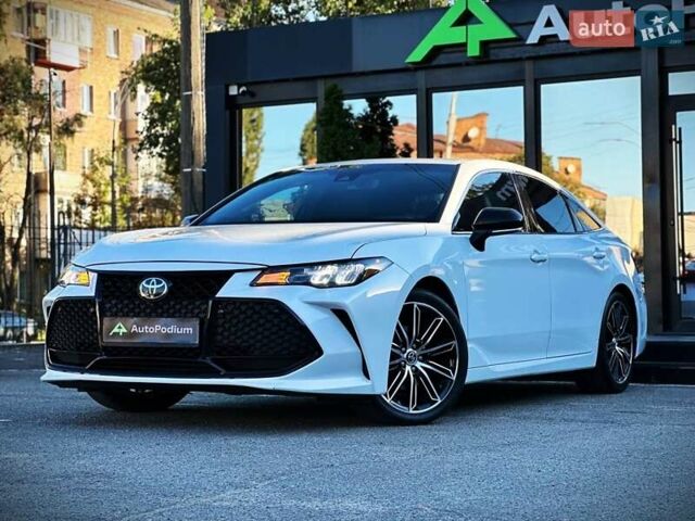 Белый Тойота Авалон, объемом двигателя 3.46 л и пробегом 93 тыс. км за 29400 $, фото 3 на Automoto.ua