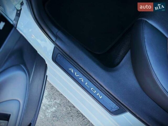 Белый Тойота Авалон, объемом двигателя 3.46 л и пробегом 93 тыс. км за 29400 $, фото 29 на Automoto.ua