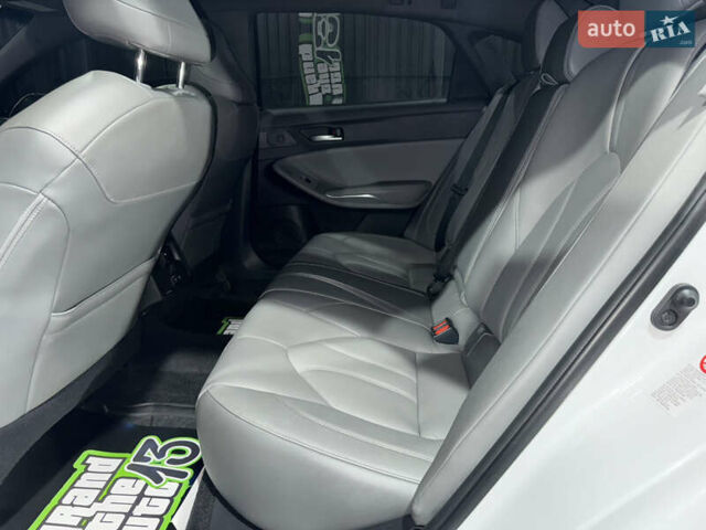 Белый Тойота Авалон, объемом двигателя 3.46 л и пробегом 154 тыс. км за 27999 $, фото 27 на Automoto.ua