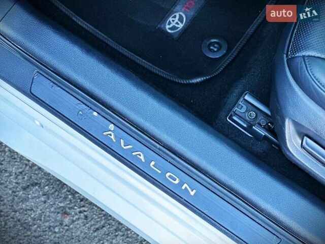 Белый Тойота Авалон, объемом двигателя 3.46 л и пробегом 93 тыс. км за 29400 $, фото 20 на Automoto.ua
