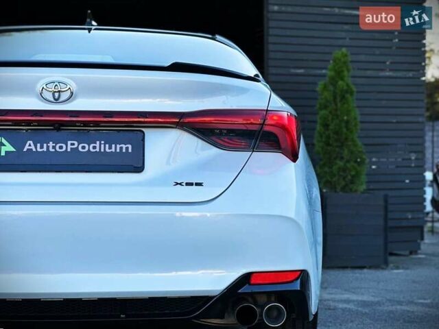 Белый Тойота Авалон, объемом двигателя 3.46 л и пробегом 93 тыс. км за 29000 $, фото 14 на Automoto.ua