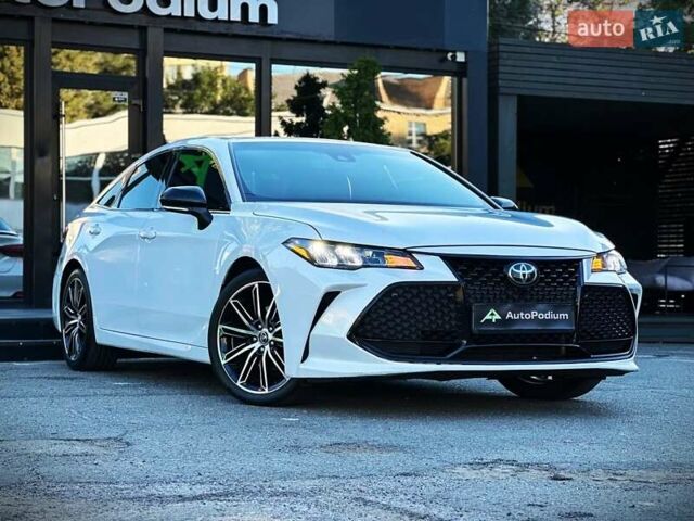 Белый Тойота Авалон, объемом двигателя 3.46 л и пробегом 93 тыс. км за 29999 $, фото 6 на Automoto.ua